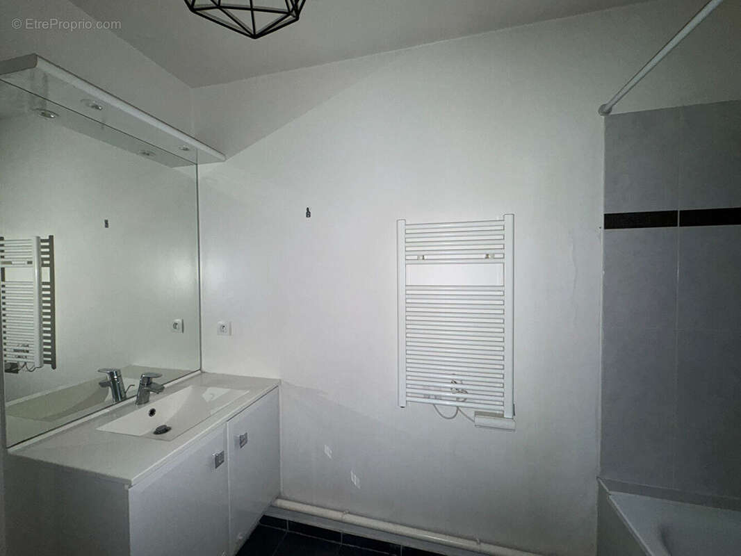 Appartement à AUBERVILLIERS