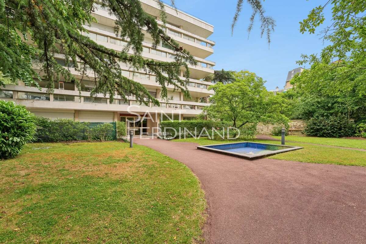 Appartement à NEUILLY-SUR-SEINE