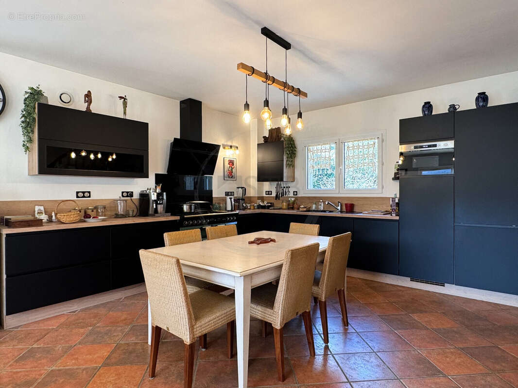 Maison à LES OLLIERES-SUR-EYRIEUX