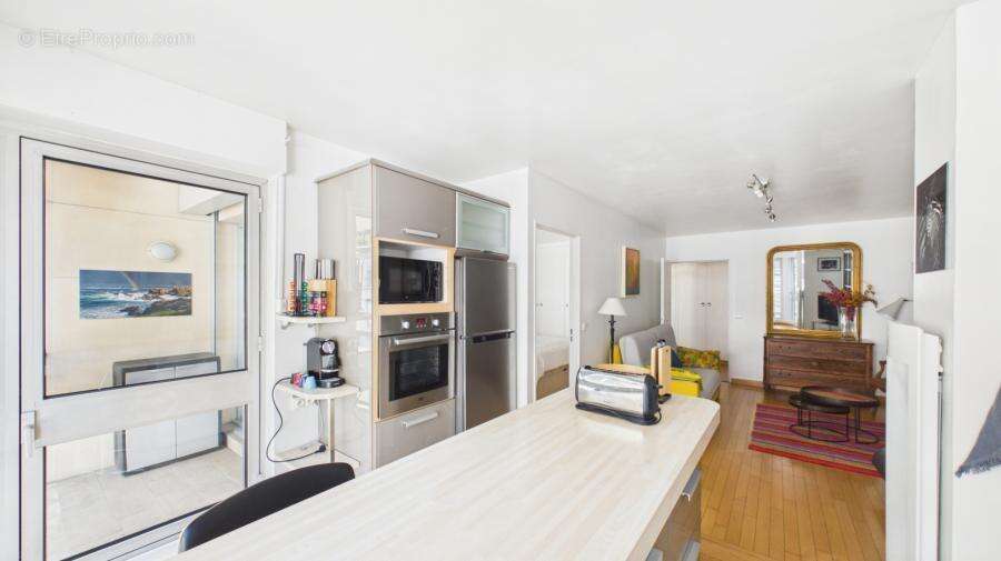 Appartement à PARIS-15E