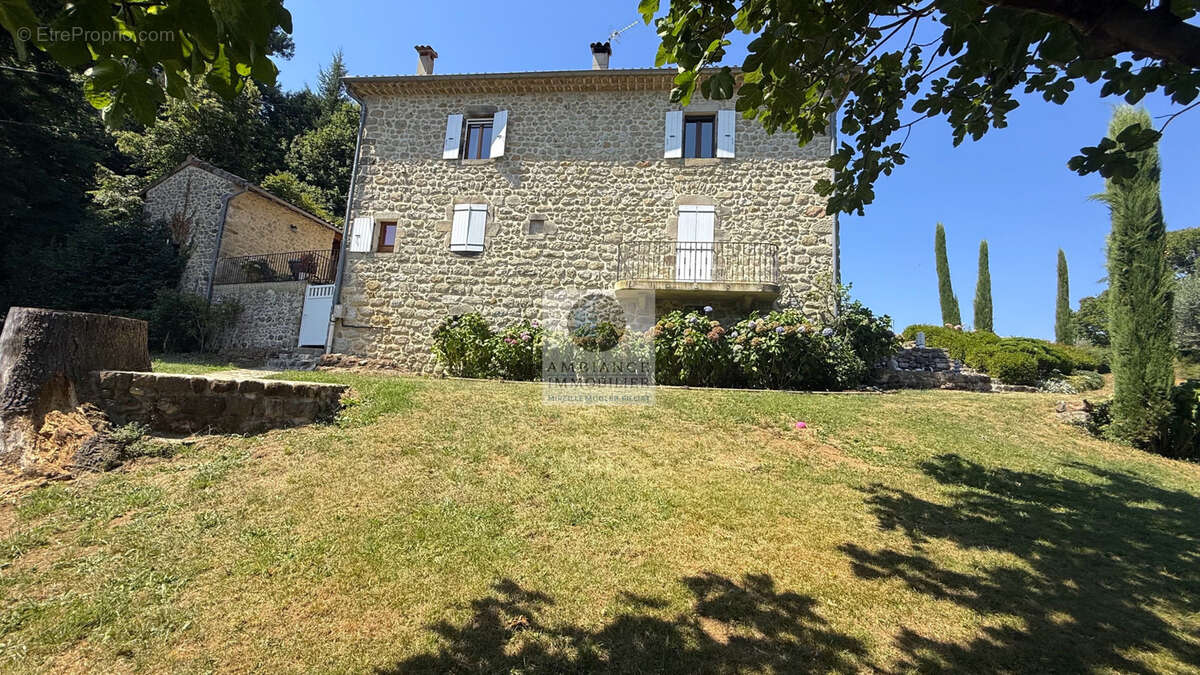 Maison à JAUJAC