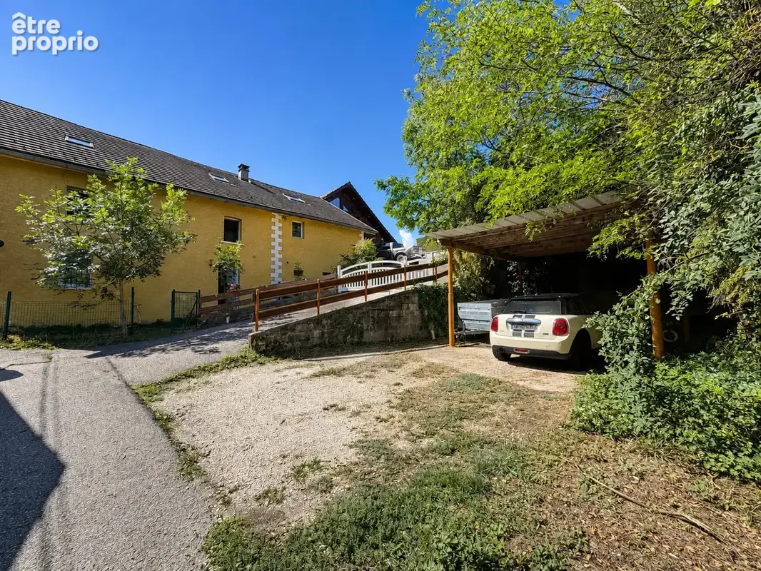 Ancien corps de ferme rénové   145 m2 habitables avec 160 m2 d’annexes - photo 10
