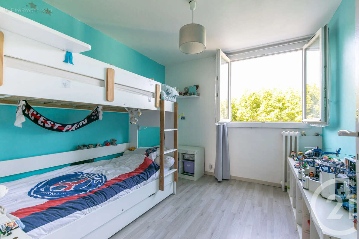 Appartement à SAINT-MAUR-DES-FOSSES