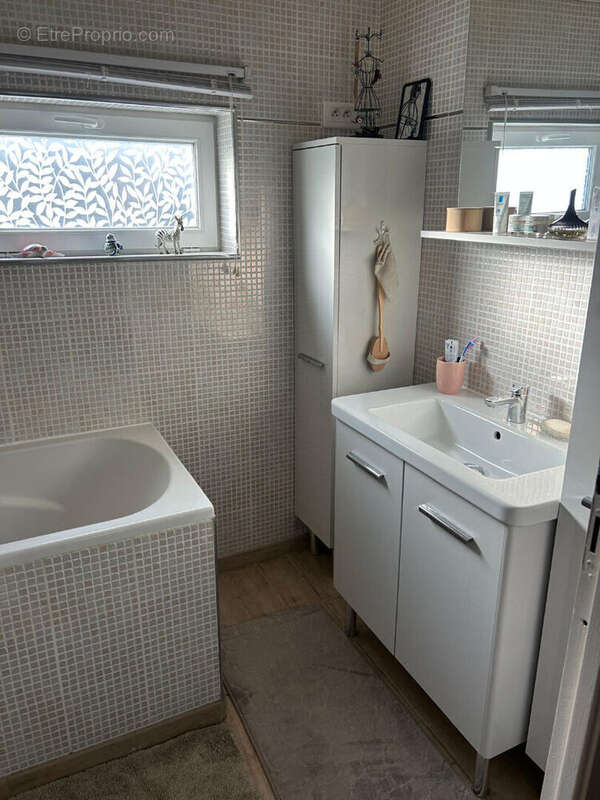 Maison à BELLE-ISLE-EN-TERRE