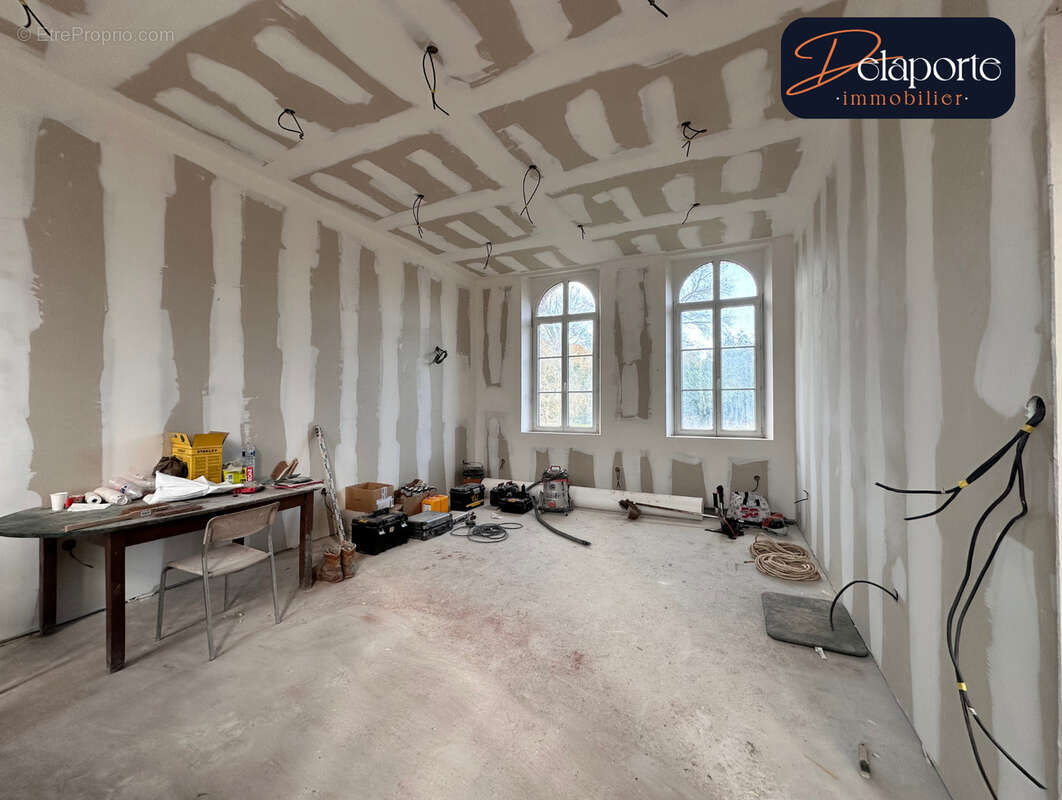 Maison à FIEFFES-MONTRELET