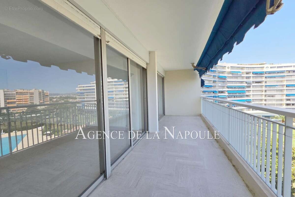 Appartement à MANDELIEU-LA-NAPOULE
