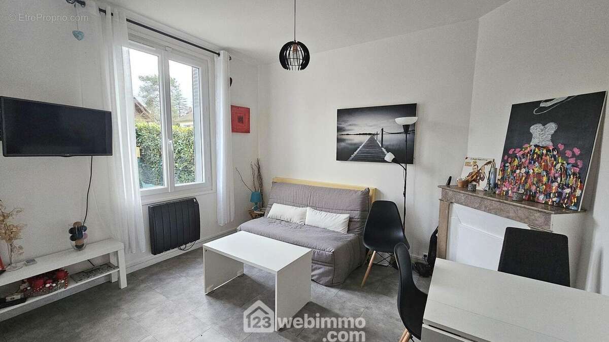 Un séjour lumineux.