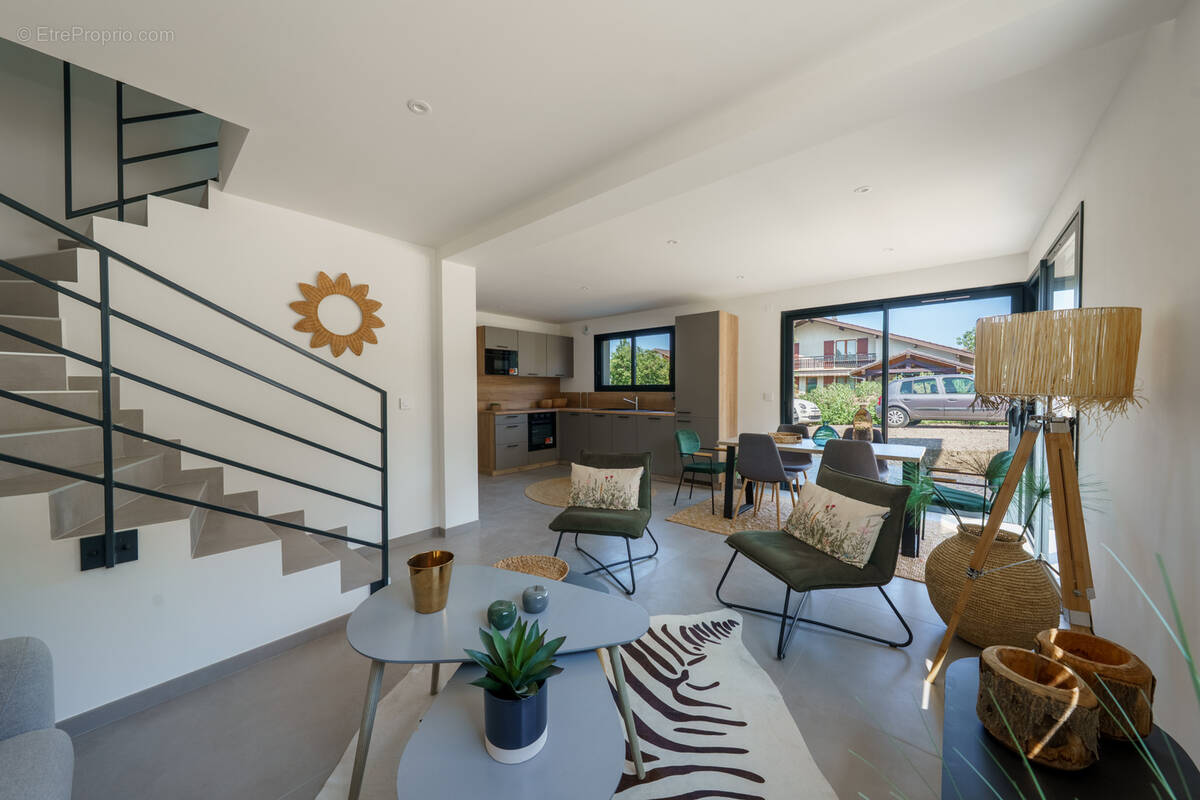 Maison - 108,1m2 - 4 pièces - photo 1