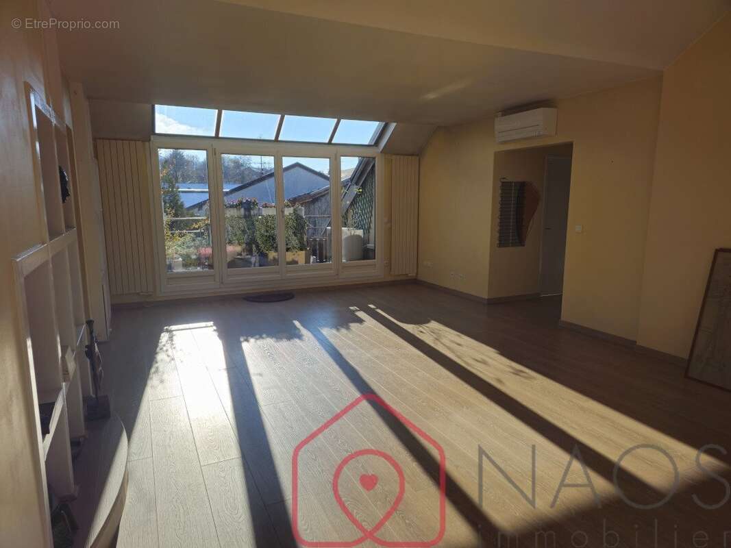 Appartement à ARCHAMPS