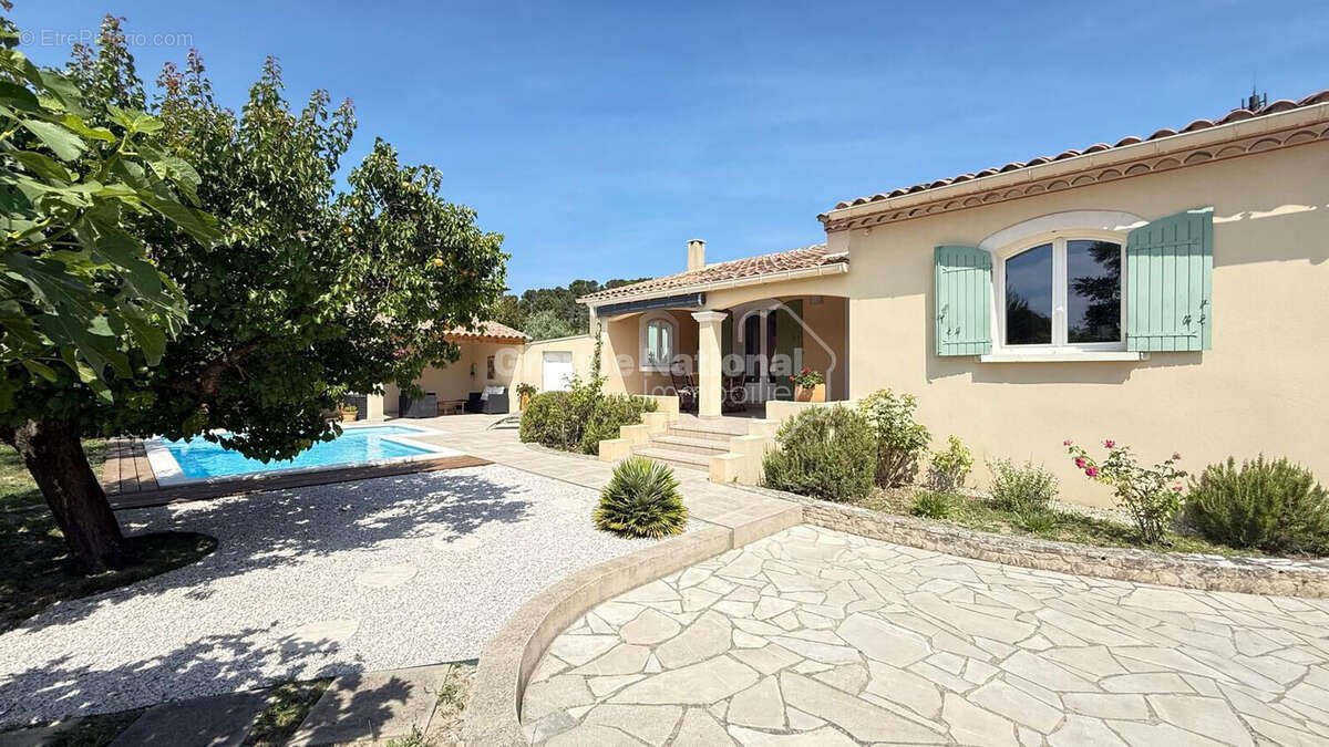 Maison à SAINT-SATURNIN-LES-AVIGNON