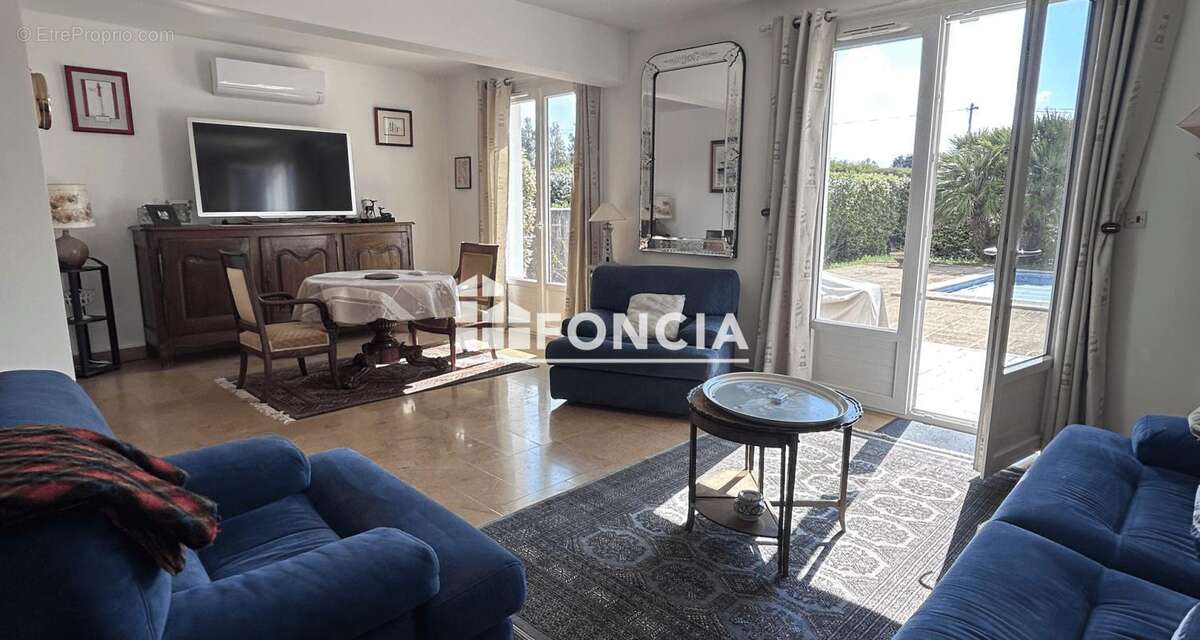 À Saint-Trojan-les-Bains, découvrez cette magnifique propriété idéale pour les vacances en famille ou entre amis - photo 2