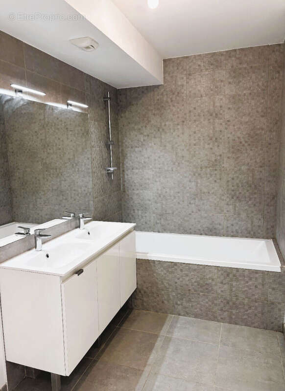 Appartement à ROUSSET