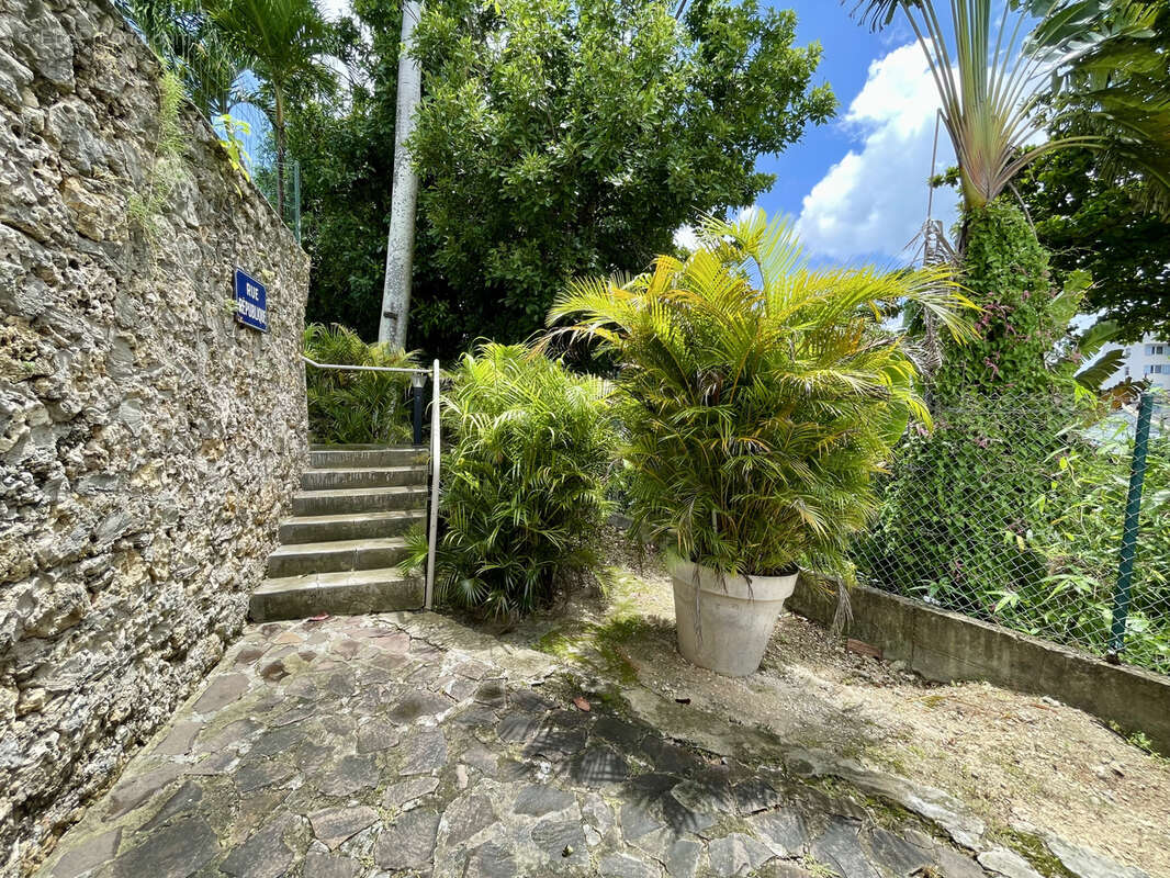 Magnifique propriete t5 + appartement t2 avec piscine vue mer centre du gosier - photo 51