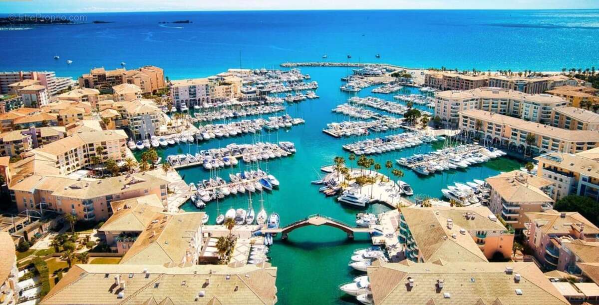 Appartement à FREJUS