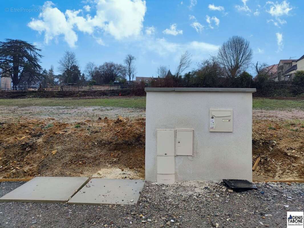 Terrain à SAINT-MARTIN-DU-TERTRE