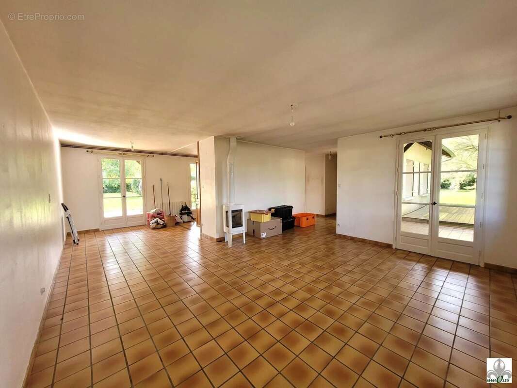 Maison à LA GENETE