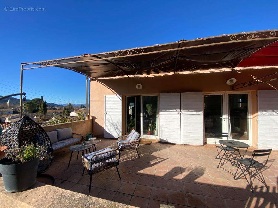 Maison à LE PUY-SAINTE-REPARADE