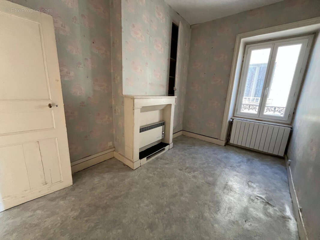 Appartement à VIC-LE-COMTE