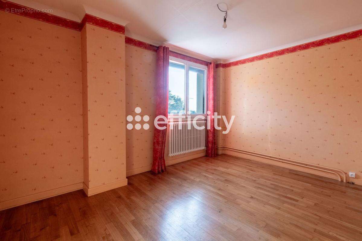 Maison à VILLENEUVE-LE-ROI