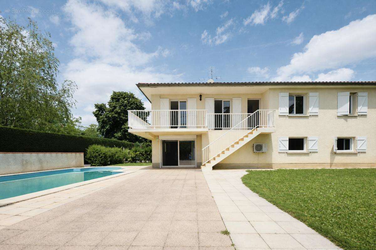 Maison 5 Pièces de 92 m2 avec piscine et garages à Laboutarié 81120 - photo 3
