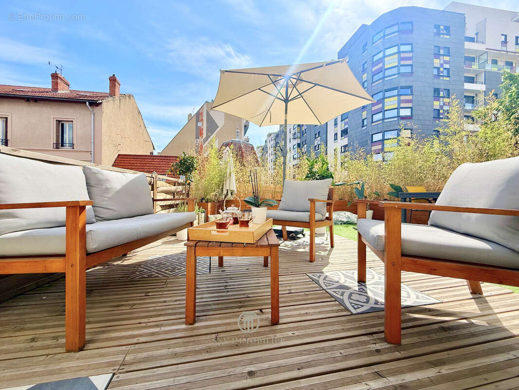 Appartement rénové avec terrasse et 3 chambres en plein centre-ville de Clermont-Ferrand - photo 15