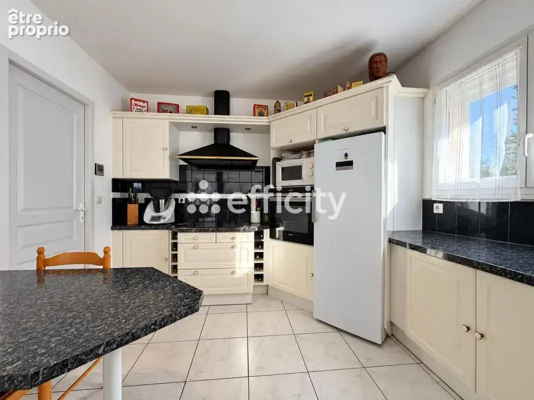 Maison 5 pièces 131 m² à vendre à Ares (33740) - photo 7