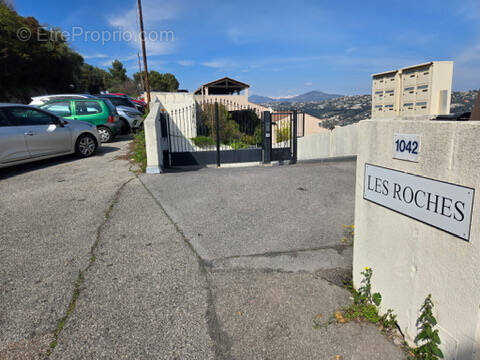 Parking à SAINT-LAURENT-DU-VAR