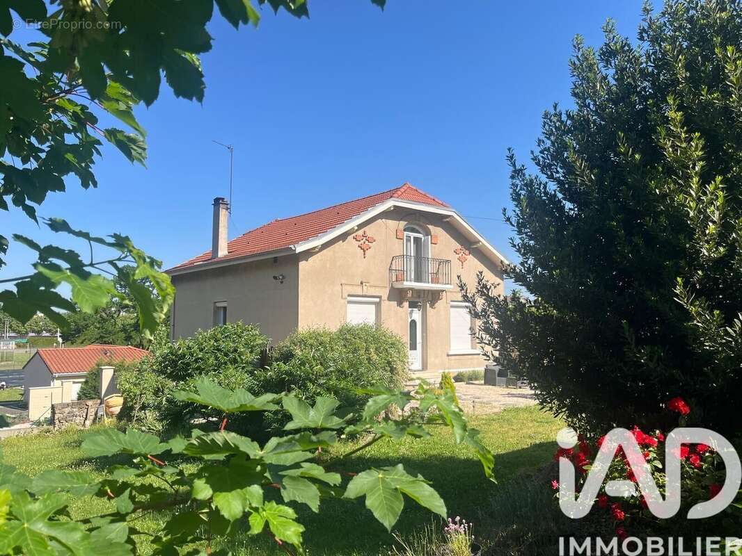 Photo 2 - Maison à SAINT-ETIENNE