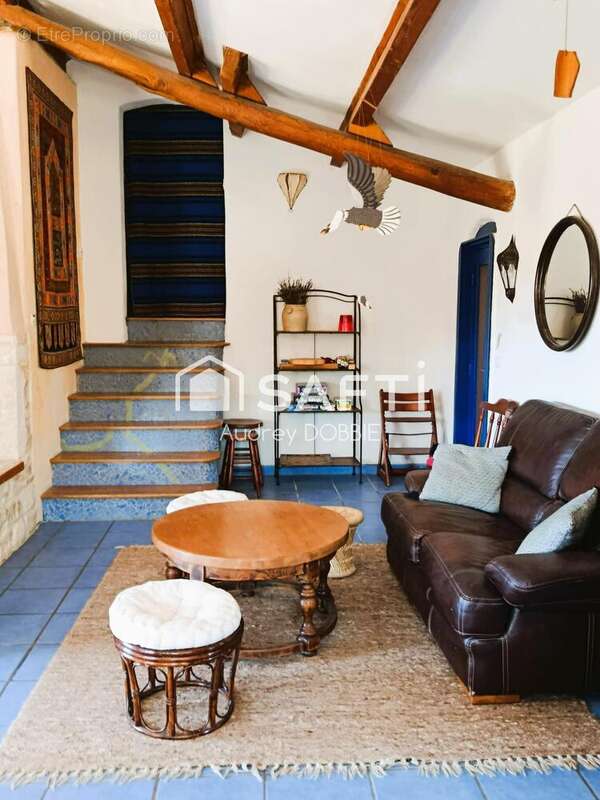 Maison 136 m² à Saint-Andre-De-Cruzieres  - photo 6