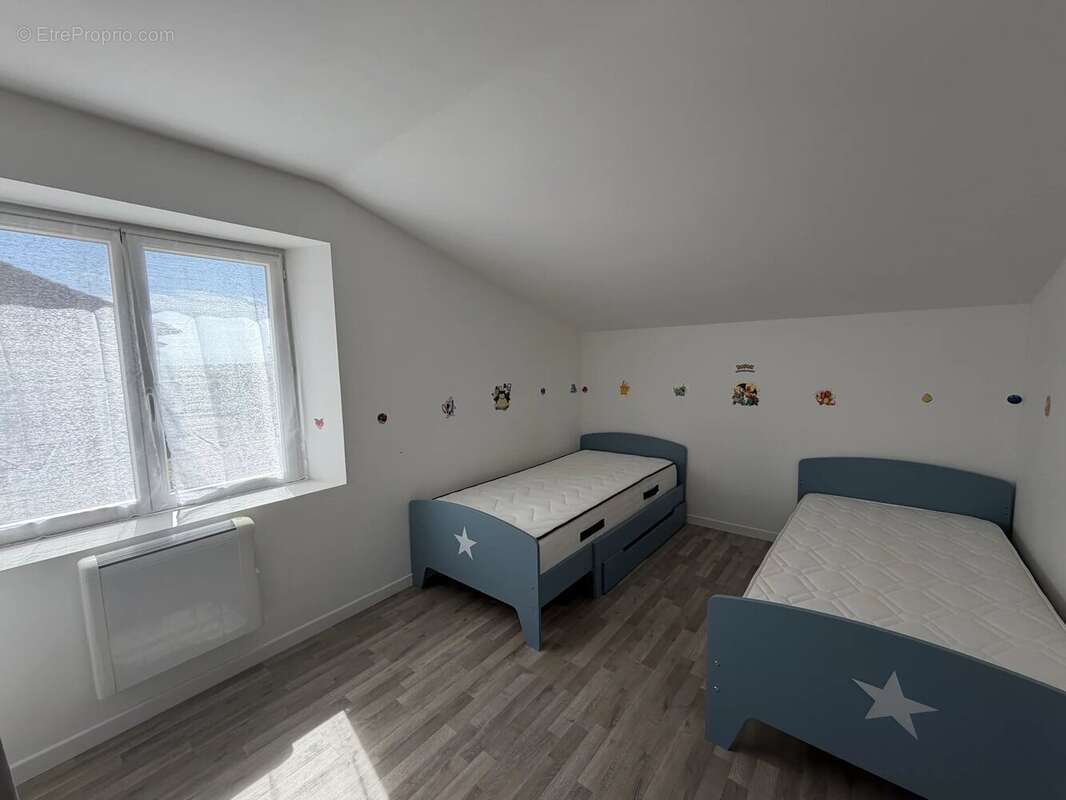 Maison à SAINT-BONNET-SUR-GIRONDE