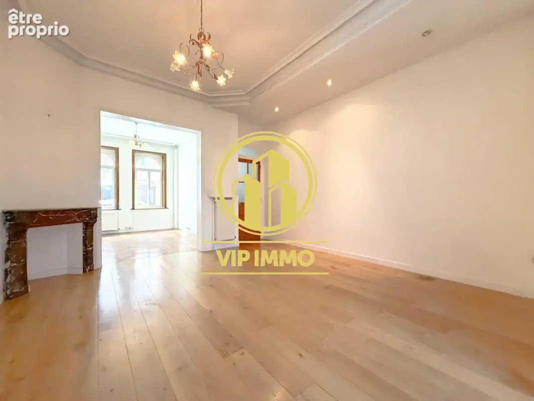 Maison 6 pièces 193 m² à vendre à Lille (59000) - photo 2