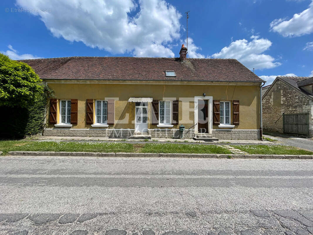 Maison à MAUVES-SUR-HUISNE