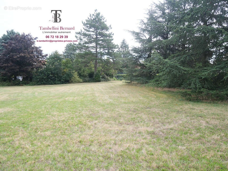 Terrain à MARCY-L'ETOILE