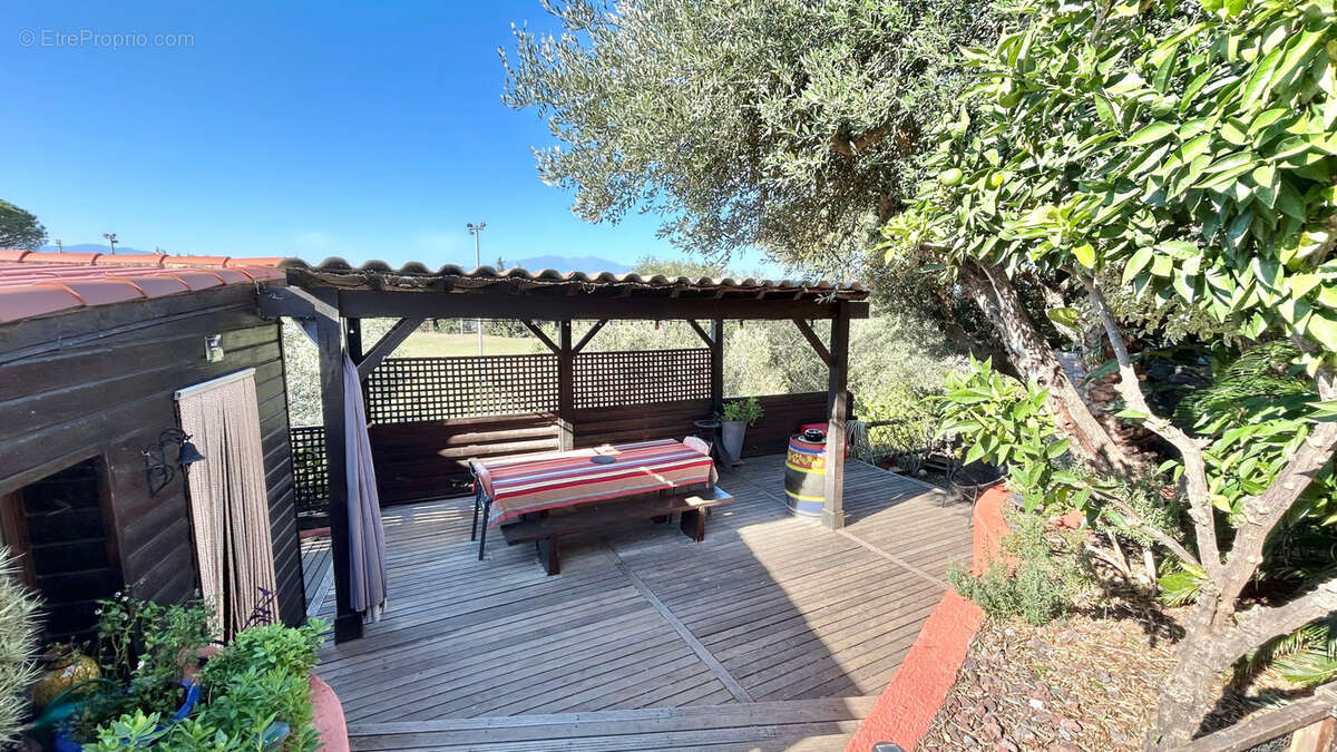 Maison à VILLENEUVE-DE-LA-RAHO