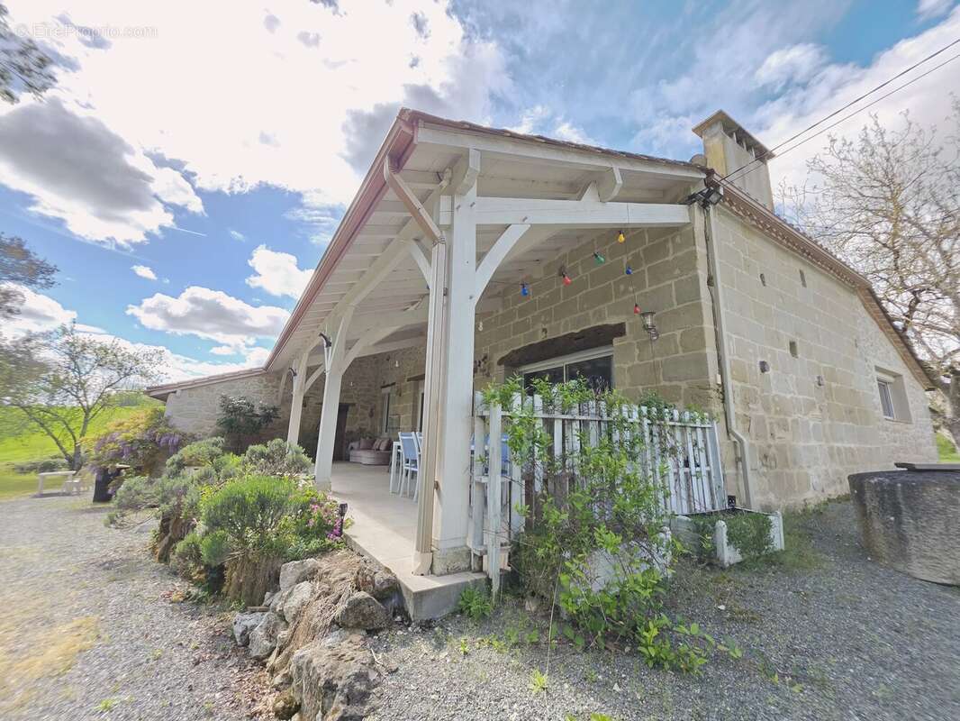 Maison à LAUZUN
