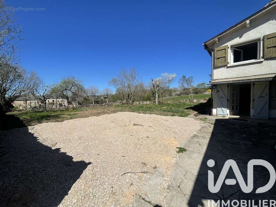 Maison 180 m² à Saint-Saturnin-De-Lenne  - photo 5