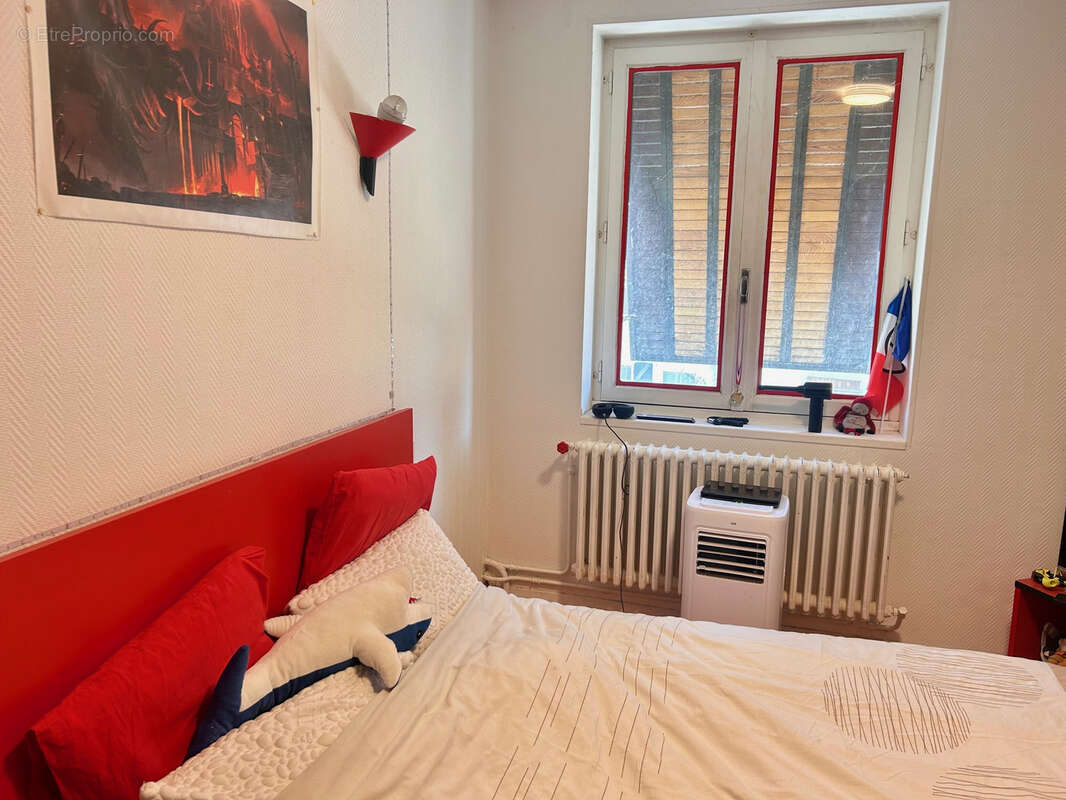 Maison à MONTAGNIEU