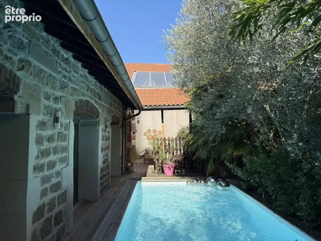 Maison familiale d’exception   270 m2 avec piscine et garage - photo 5