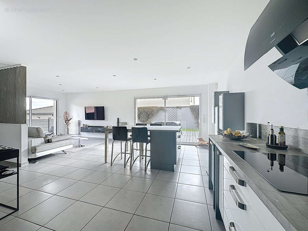 Maison à POLLIONNAY