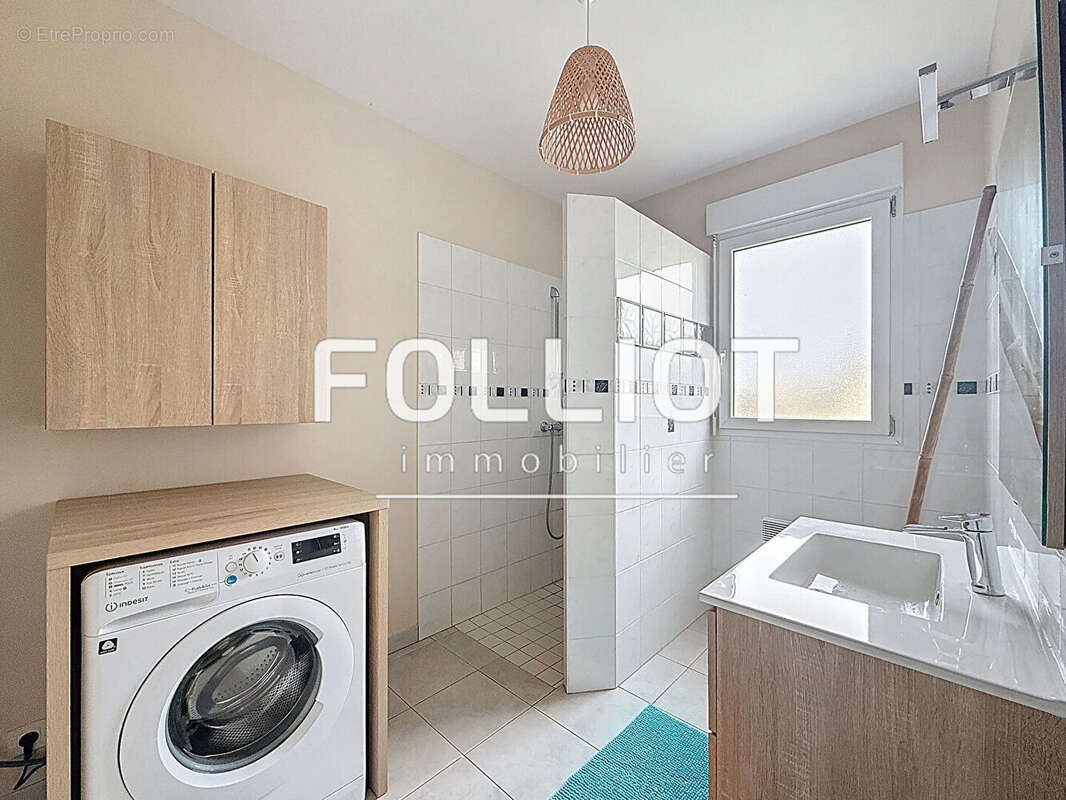 Maison à SAINT-JEAN-DE-LA-RIVIERE