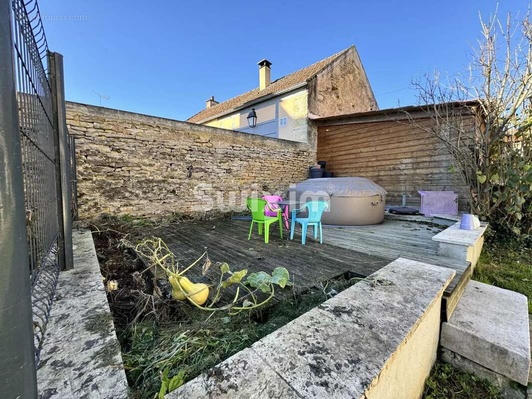 Maison à AVALLON