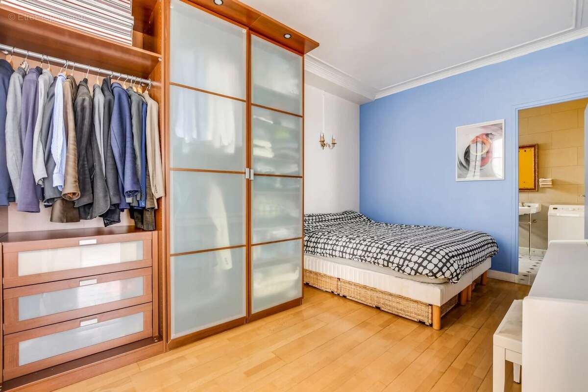 Appartement à PARIS-3E