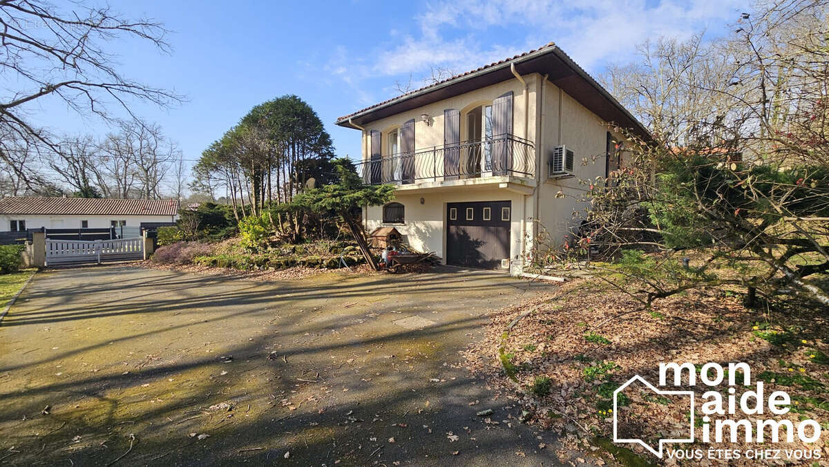 Maison à FARGUES-SAINT-HILAIRE