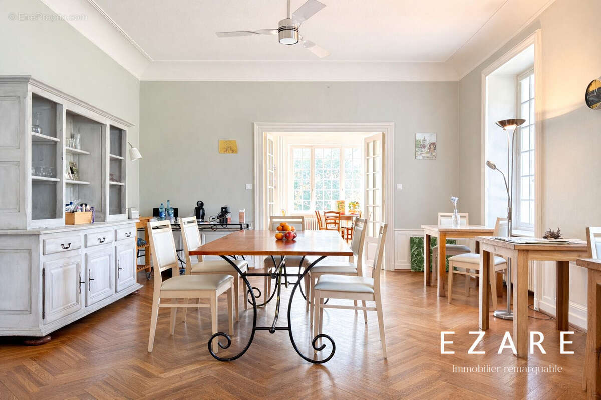 Maison 389 m² à Dole  - photo 2