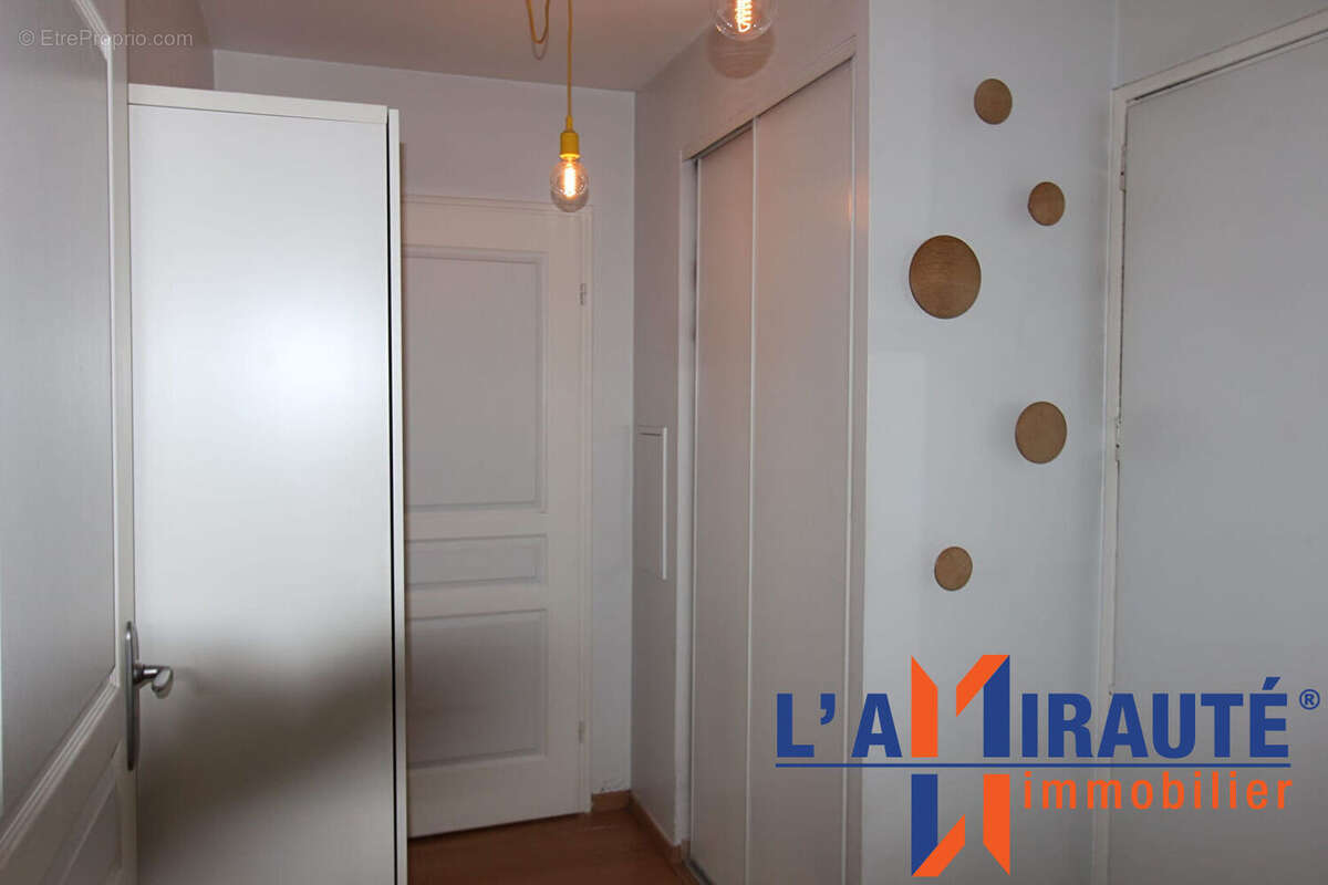 Appartement à SARTROUVILLE