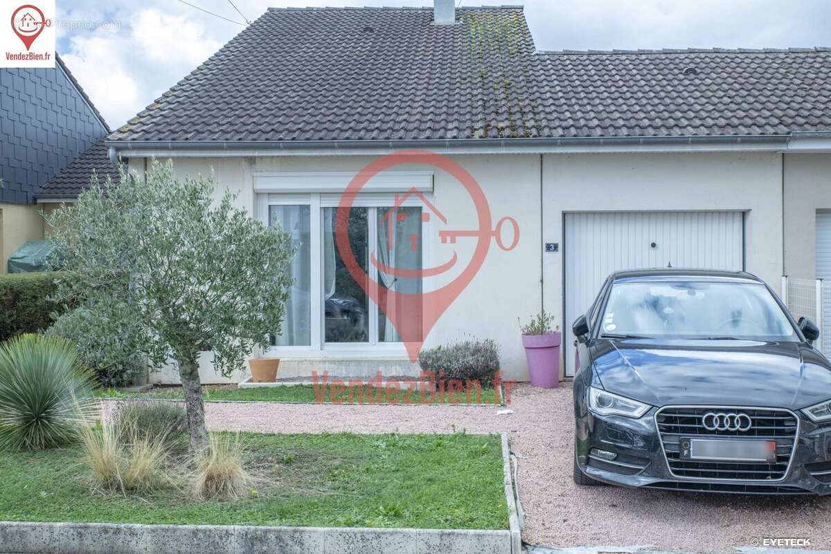 Maison à LA CHAPELLE-SAINT-URSIN