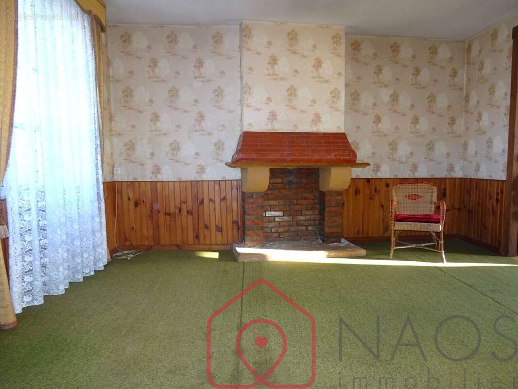 Maison à LA CHAPELLE-D'ANGILLON