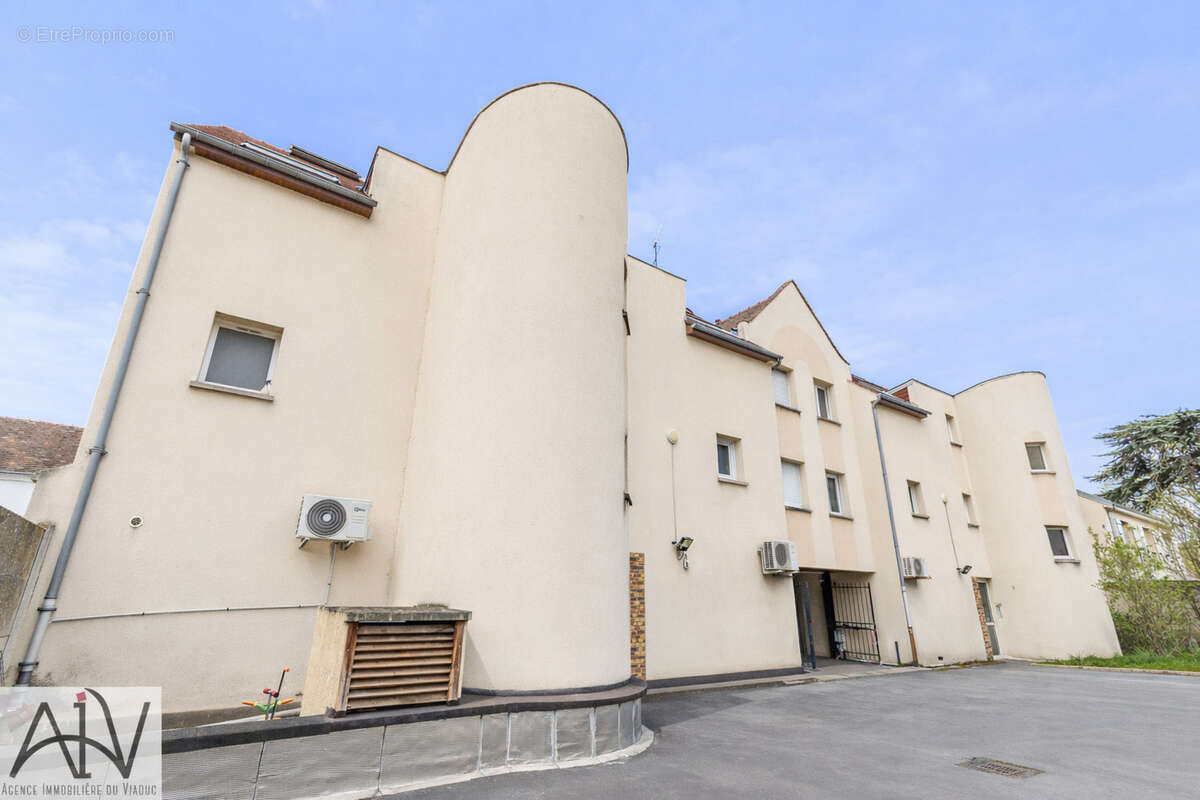 Appartement à CHILLY-MAZARIN