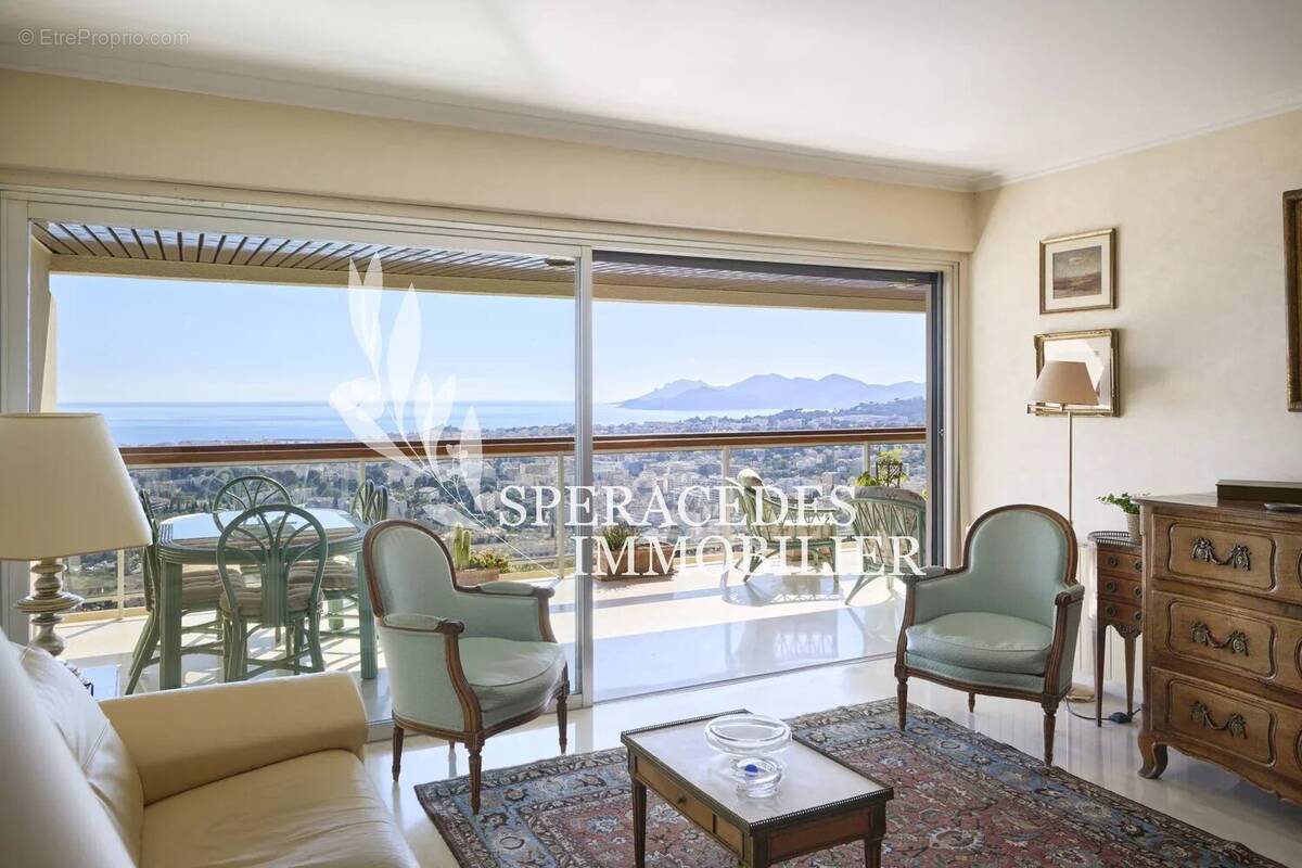 Appartement à LE CANNET