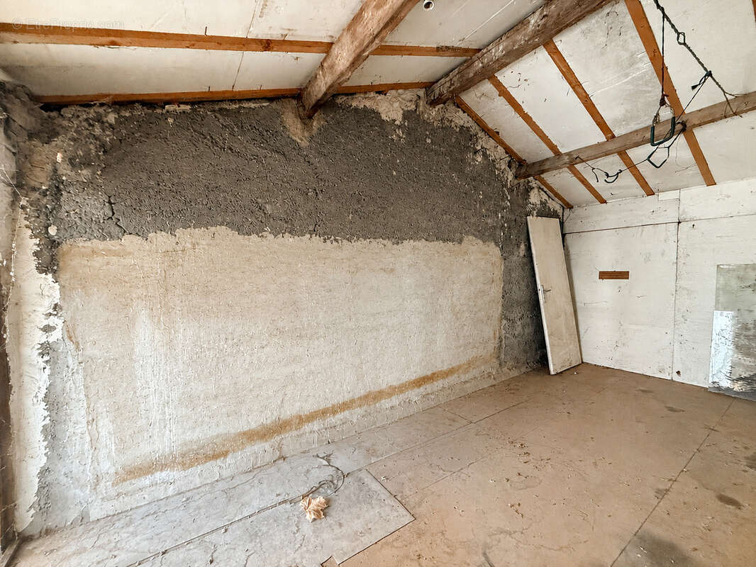 Maison de village d'environ 89m2 avec dépendance, garage et fort potentiel   Le Péage-de-Roussillon - photo 13